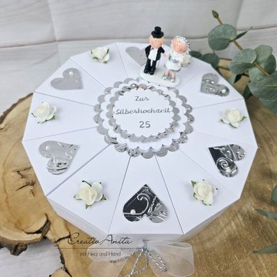 Schachteltorte mit Silberpaar zur Silberhochzeit - Geldgeschenk
